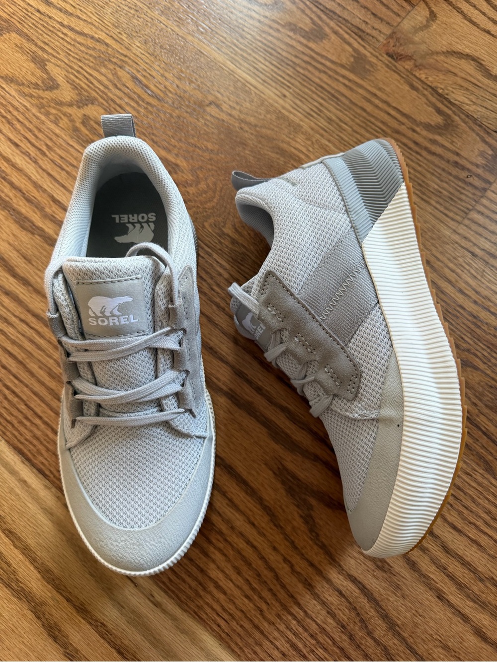 Like New Sorel Out 'N About III Low Waterproof Sneakers - Moonstone Grey Size 8